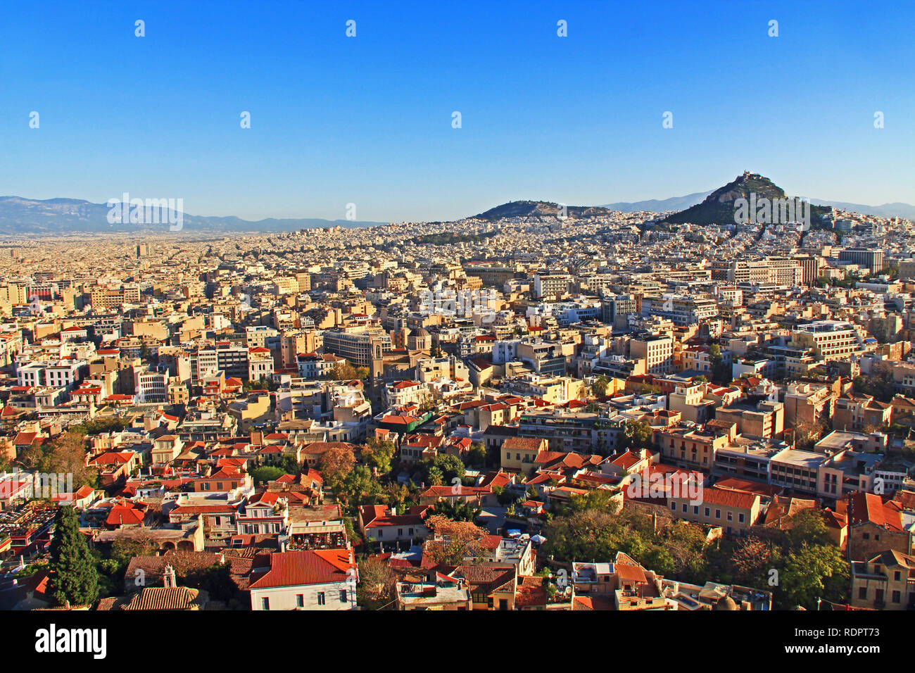 Vue sur le mont Lycabette et la ville d'Athènes Banque D'Images