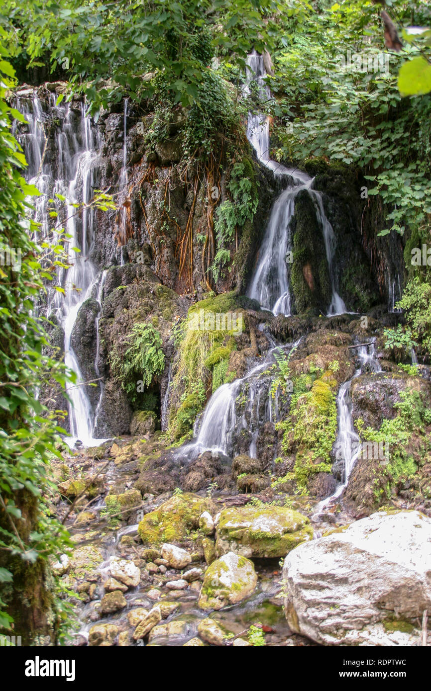L'ancien moulin à eau dans la réserve naturelle de Morigerati, Grotte del Bussento par River dans le Parc National du Cilento, province de Salerne, Campanie, Italie Banque D'Images
