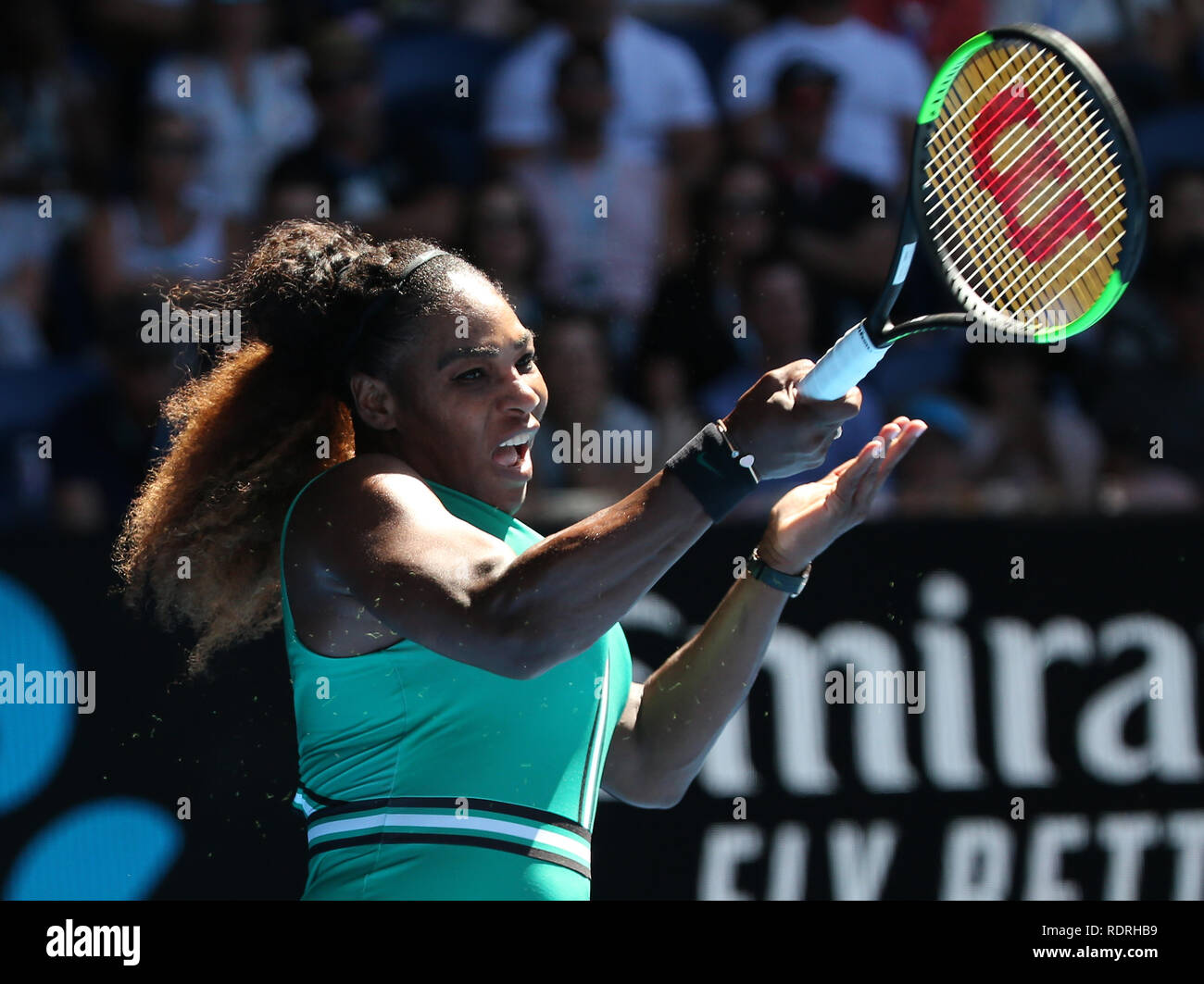 Melbourne Park, Melbourne, Australie. 19 Jan, 2019. Open de tennis d'Australie, jour 6 ; Serena William de USA renvoie la balle contre Dayana Yastremska de Ukraine Credit : Action Plus Sport/Alamy Live News Banque D'Images