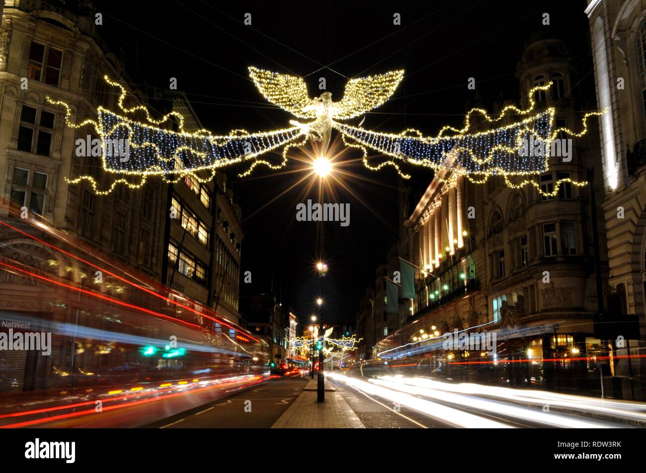 La lumière de Noël 2017 afficher plus de Piccadilly, créé par James Glancy combinent Design Ltd, London, UK. Banque D'Images