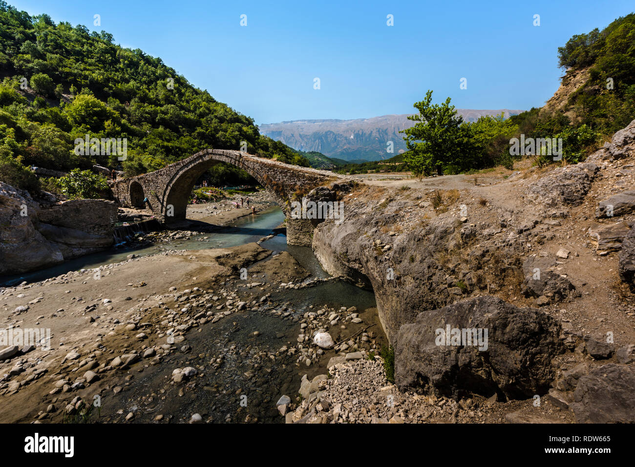 Katiu pittoresque pont de Benja près permet à une nature magnifique, l'Albanie Banque D'Images
