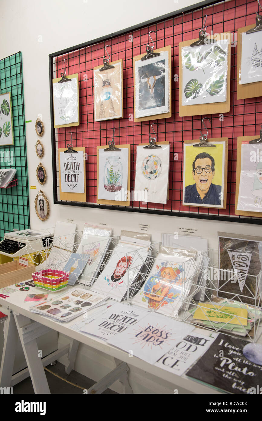 Boîtes à Cadeaux & Art Gallery vend des produits mettant en évidence la Nouvelle Zélande et présente également les œuvres de nombreux artistes Kiwi dans sa galerie tournante s Banque D'Images Boîtes à Cadeaux & Art Gallery vend des produits mettant en évidence la Nouvelle Zélande et présente également les œuvres de nombreux artistes Kiwi dans sa galerie tournante s Banque D'Images