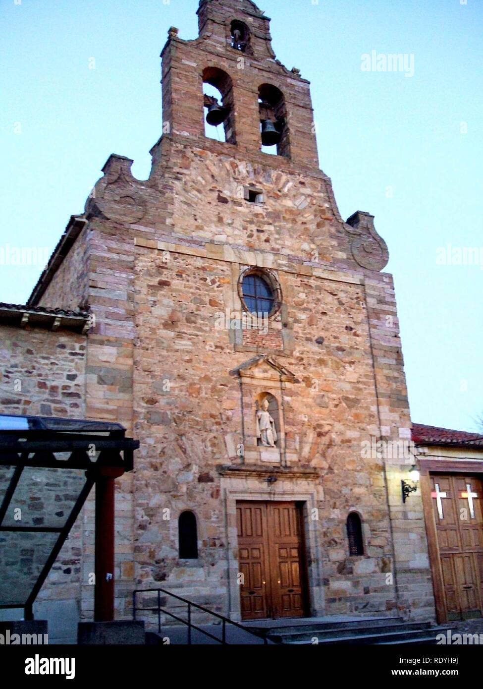 Astorga - Convento de los PP Redentoristas (Ex Convento de San Francisco) e Iglesia del Perpetuo Socorro. Banque D'Images