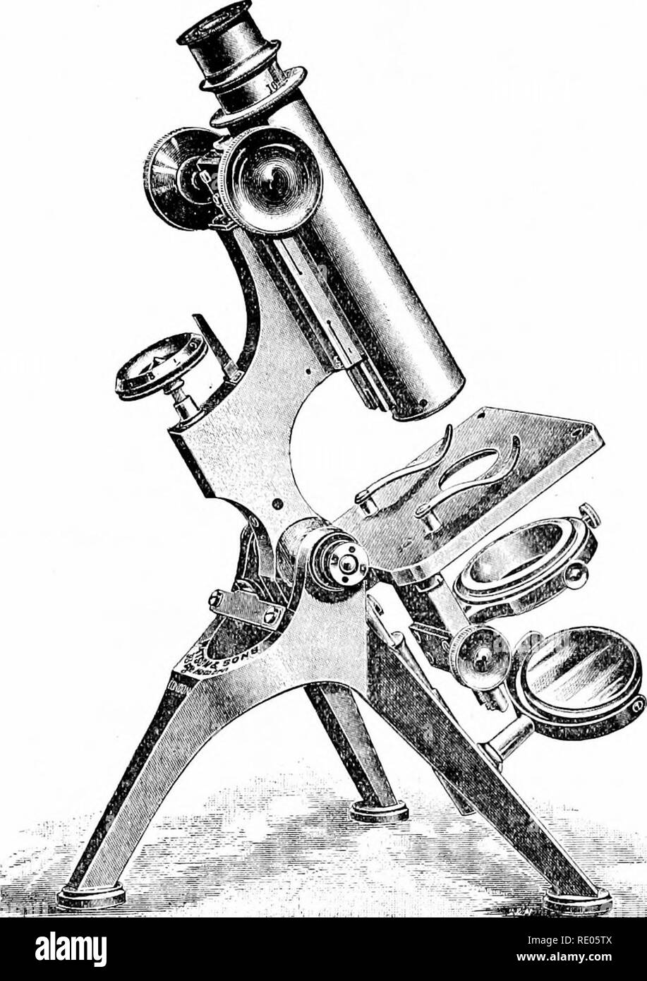 Le microscope et méthodes microscopiques. Microscopes ; 1896. CH. II ] UN  CONSERVATEUR DU TRAVAIL DES MICROSCOPES. 67. Fig. 71. Watson &AMP ; sous  microscope des élèves d'Édimbourg" (stand G). C'est