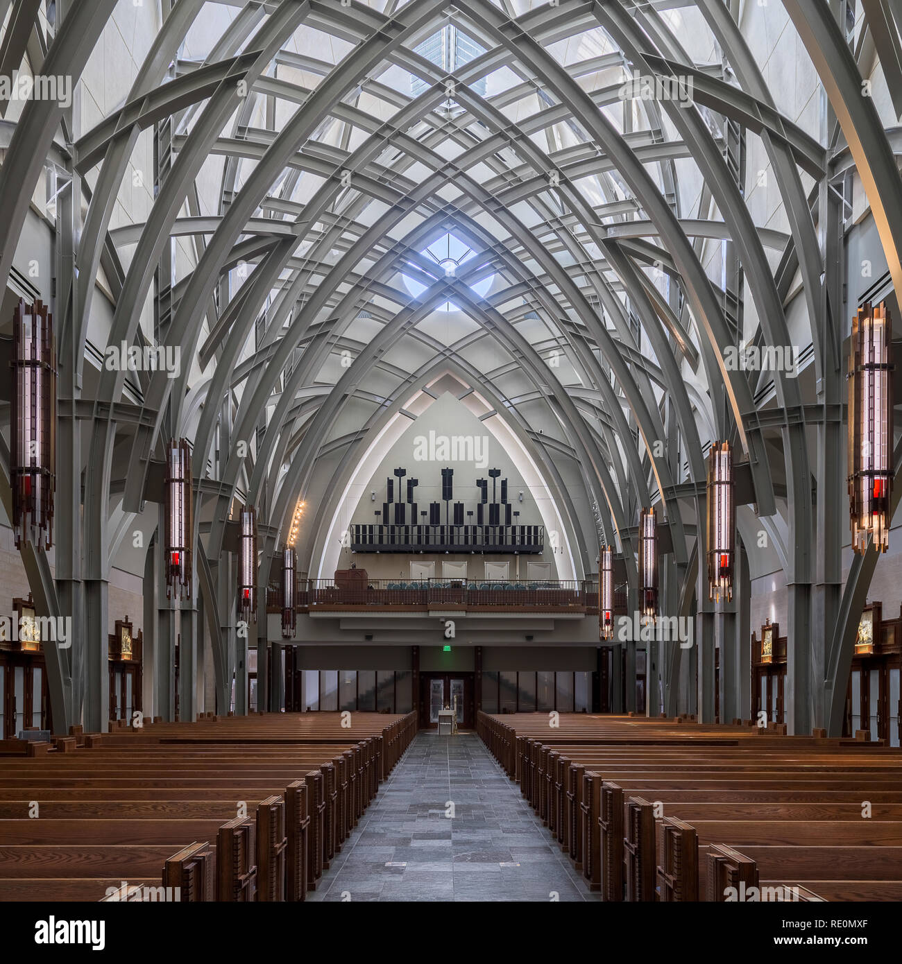 Choeur et orgue haut-parleurs à l'arrière de l'Ave Maria à l'Église Catholique 5068 Annonciation # 101 Cir à l'Ave Maria, en Floride Banque D'Images