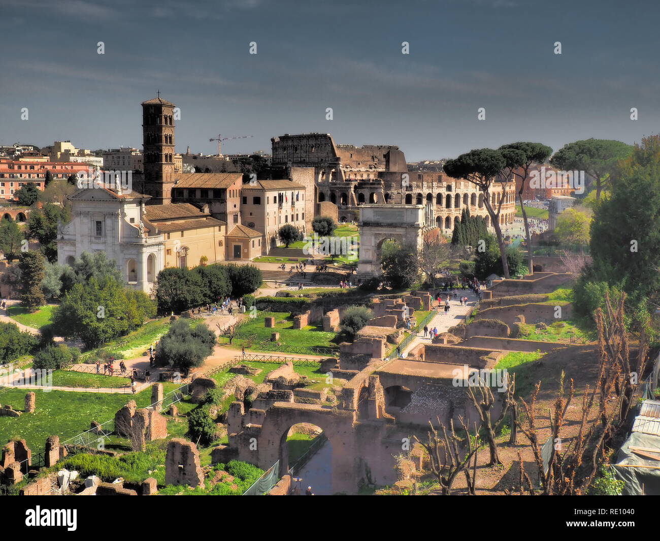 Forum romain Colisée avec en arrière-plan - Rome - Italie Banque D'Images