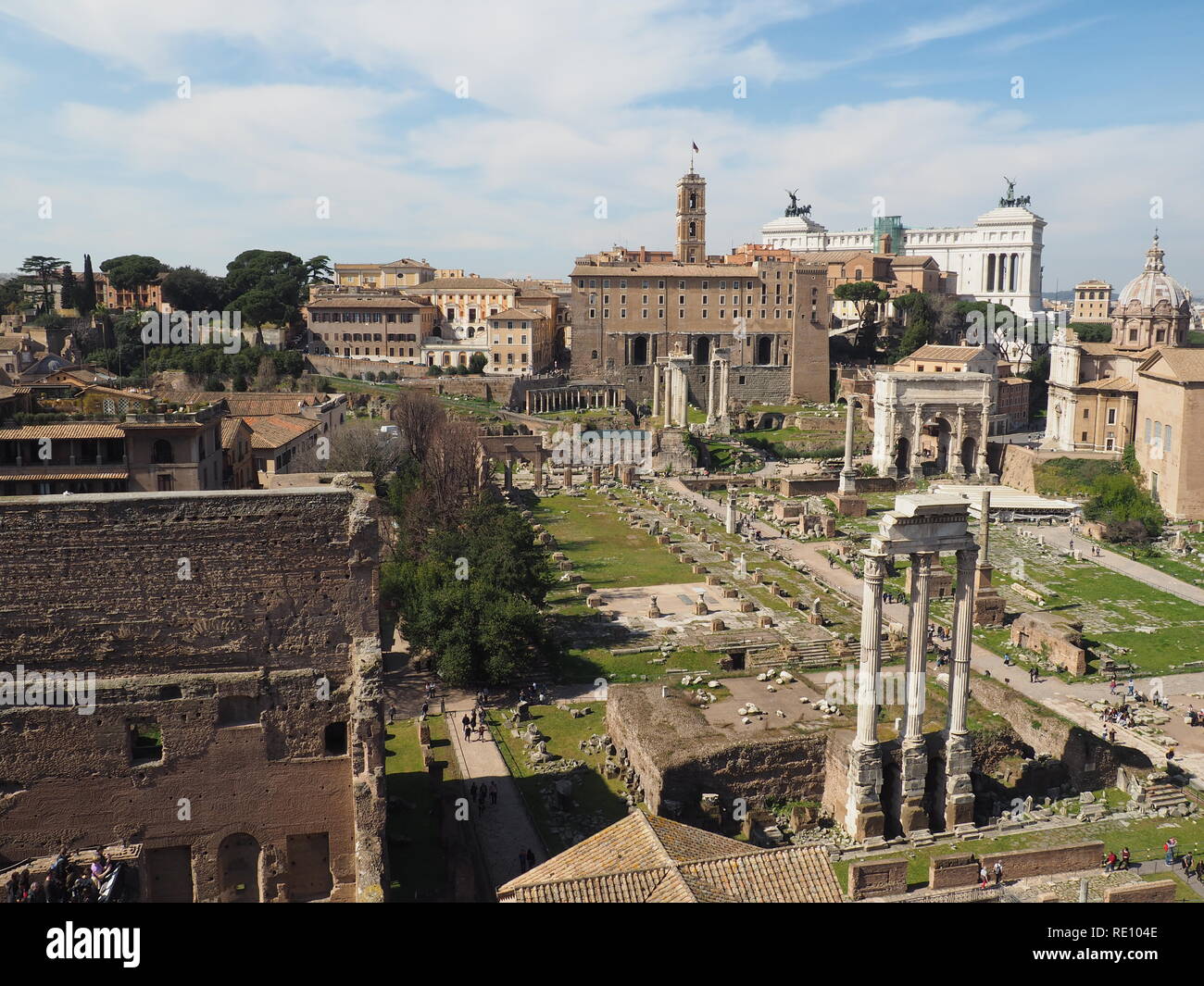 Forum romain à l'Altare della Patria dans l'arrière-plan - Rome - Italie Banque D'Images