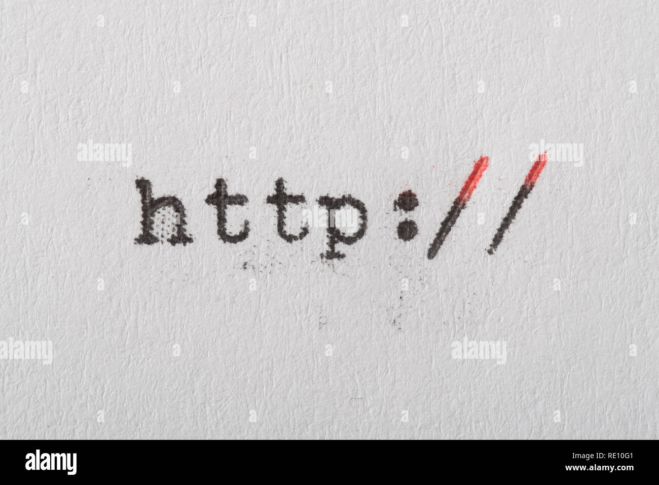 Le préfixe 'http://' primaire à toutes les pages web, tapé par une machine à écrire de l'époque des années 1950 s sur papier. Banque D'Images