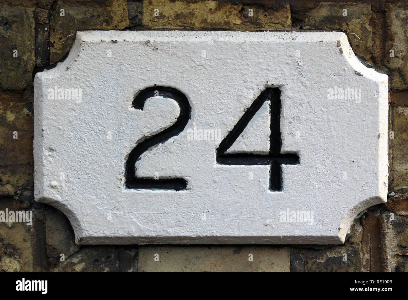 Numéro 24 street sign plaque, Angleterre Banque D'Images