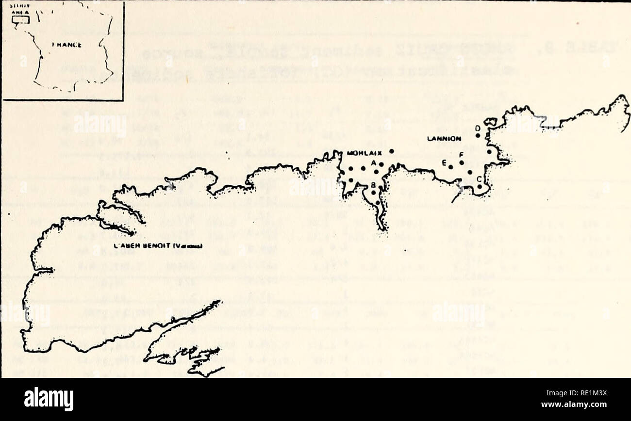 . Étude écologique de la marée noire de l'Amoco Cadiz : rapport de la NOAA-CNEXO Commission scientifique commune. Amoco Cadiz (navire) ; déversements de pétrole ; les déversements de pétrole. FIGURE 3.35 les sédiments de surface au large des côtes et de l'Aber Benoit sites d'échantillonnage (Marchand, Courtot). La concentration en hydrocarbures et la source des classifications pour l'ensemble des données sont présentées dans le tableau 8. Les déterminations d'hydrocarbures aromatiques par GC/MS pour appearv plusieurs fois dans les tableaux 9 à 13 et pour deux des échantillons de l'Aber Benoit dans le tableau 14. Une excellente façon de voir la série chronologique L'information est présentée dans les figures 3.36 et Banque D'Images
