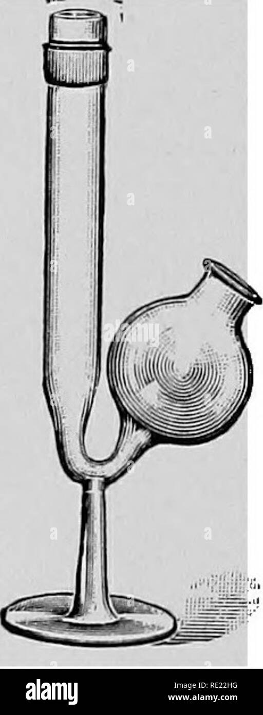 . Bactériologie pharmaceutique, avec référence spéciale à la désinfection et la stérilisation. La bactériologie. 6o bactériologie pharmaceutique. 3 000 000 ; et le pourcentage d'humidité était de 10. À partir de ces données qu'il serait constaté que j'ai un gr. de sol sec contient 3 855 011 microbes. Le ci-dessus est sufl&amp;cace à préciser comment on peut procéder pour déterminer le nombre de microbes dans et aux vieux comprimés, comprimés, poudres ; sur un vaccin, pointe d'ivoire dans un vaccin glycerinated tube, j'en c.c. de vaccins bactériens, l'antitoxine, sirop, colorant, extrait fluide, le camphre, l'eau distillée potable, d'eaux usées, Banque D'Images