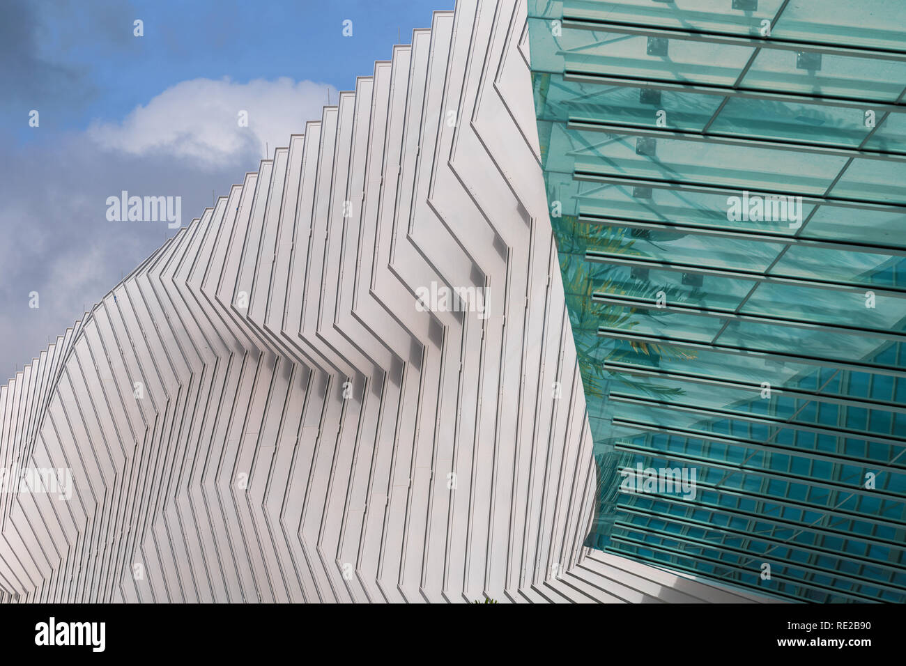 Résumé d'architecture de l'extérieur du centre des congrès de Miami Beach à Miami Beach, Floride Banque D'Images