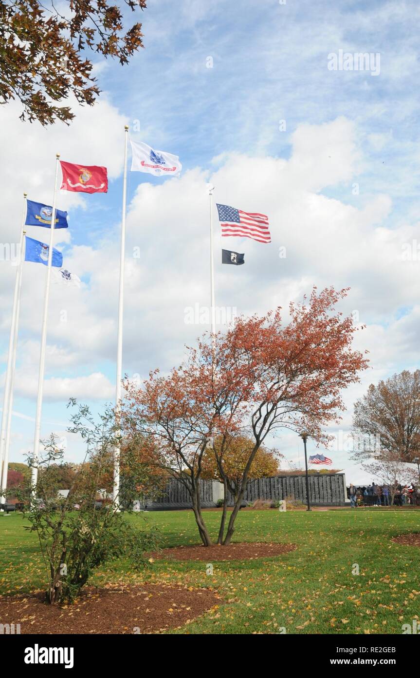 11/11/16 - Veteran's Day Event Le Veteran's Day celebration au Delaware Memorial Bridge en tant que membres de tous les services qu'hier et d'aujourd'hui honorer ceux qui ont servi, dans la région de Wilmington, Del. Banque D'Images