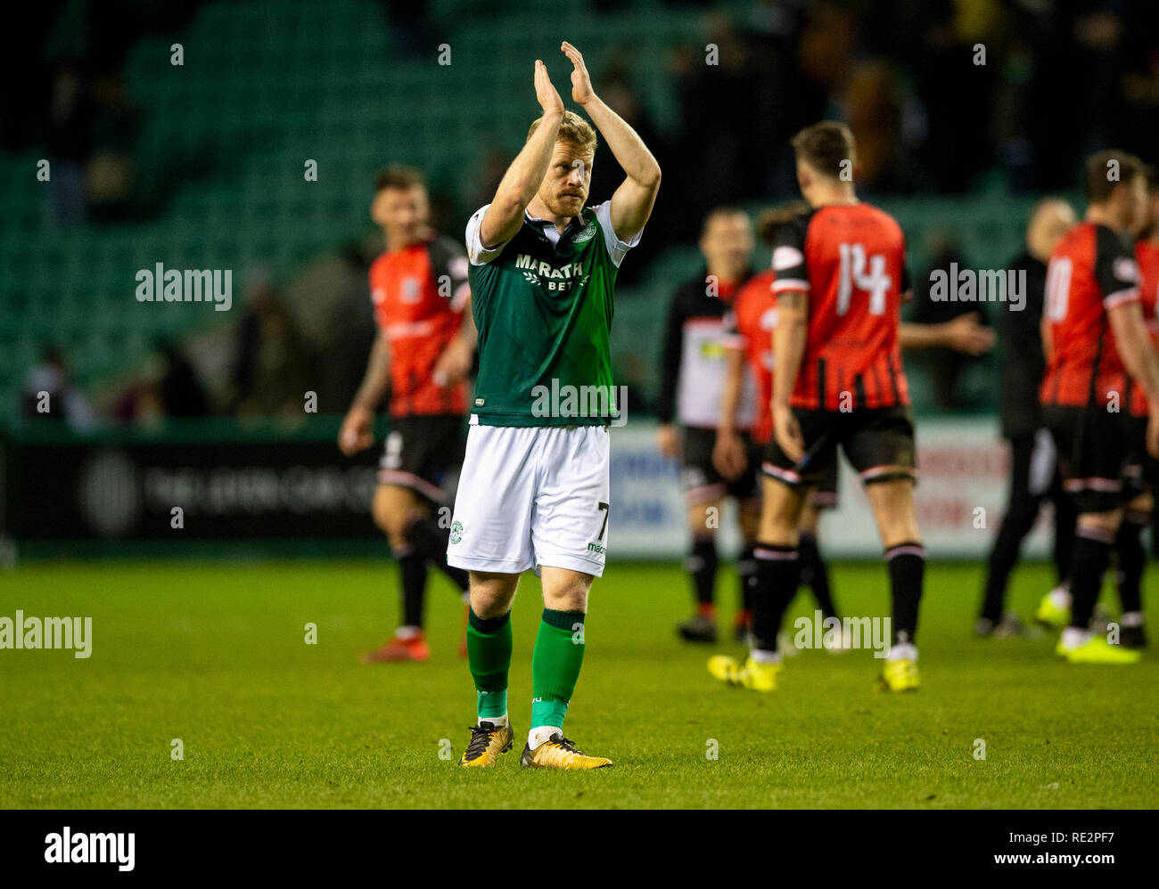 Edinburgh, Midlothian, UK. 19/01/2019. Hibs' Pic montre : le milieu de terrain gauche, Daryl Horgan, salue le soutien à domicile après son côté battre les Highlanders par 4-0 comme l'hôte de Hibs Ville Elgin dans le 4ème tour de la coupe d'Écosse à Pâques Road Stadium, Edinburgh Crédit : Alamy/Ian Jacobs Crédit : Ian Jacobs/Alamy Live News Banque D'Images