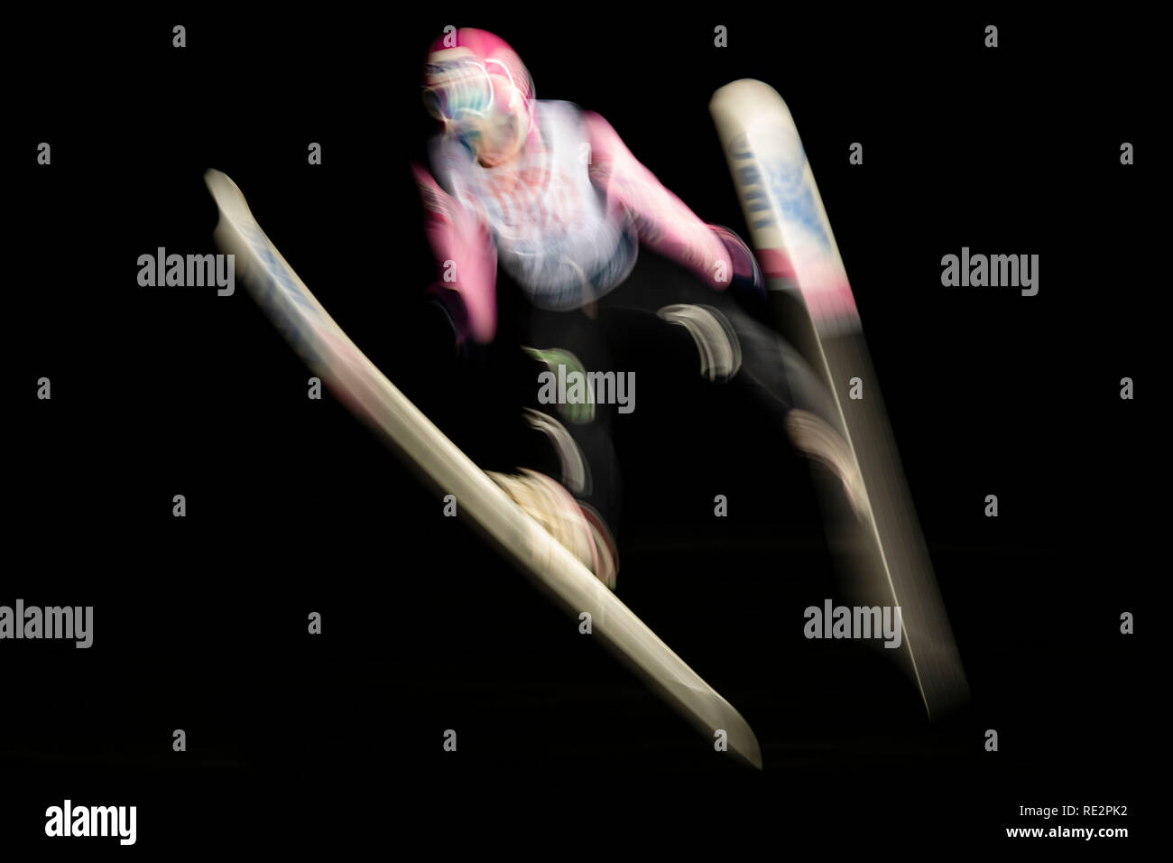 Zakopane , Pologne. 19 janvier 2019. Aski vers le bas pendant le cavalier flys HS-134 de l'équipe concours pour la Coupe du monde de saut à ski FIS le 19 janvier 2019, à Zakopane, Pologne. Credit : Diogo Baptista/Alamy Live News Banque D'Images