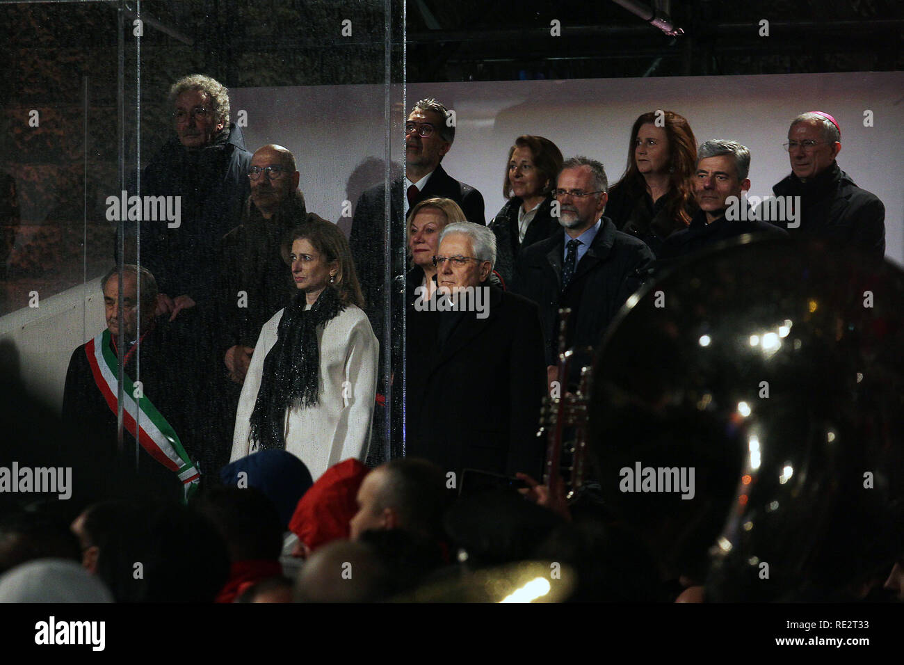 Foto Donato Fasano - LaPresse 19 01 2019 - Matera Cronaca la festa ha inizio. Sette giorni dopo, Matera raggiunge sul piedistallo la tcce&# xe0 ; bulgara di Plovdiv, l'antica Filippopoli, l'altra capitale dell'anno, una rappresentanza della quale&# xe0 de r-s ; ospite della maligna arte inaugurale. Sono il Presidente della Repubblica Sergio Mattarella, il presidente del Consiglio dei Ministri Giuseppe Conte, e il Ministro per i Beni e le attivit&# xe0 ; culturali Alberto Bonisoli le personalit&# xe0 ; che rendono omaggio a Matera 2019 e al traguardo raggiunto da una tcce&# xe0 ; colomba nel dopoguerra je Sass Banque D'Images