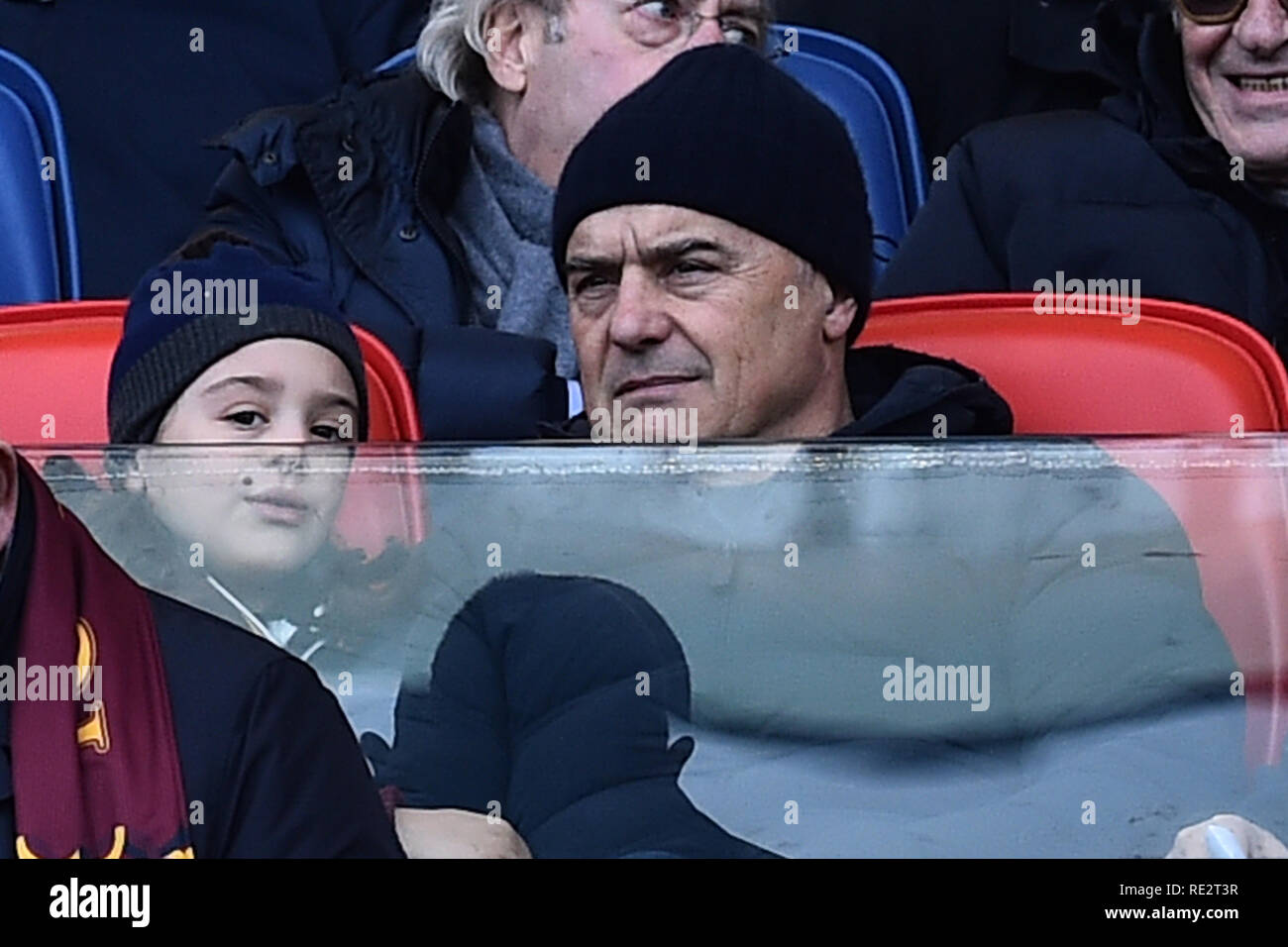 Rome, Italie. 19 Jan, 2019. Luca Zingaretti et sa fille Emma dans les tribunes pendant le match Torino Roma, Rome, Italie - 19 Jan 2019 : Crédit Photo Agency indépendante/Alamy Live News Banque D'Images