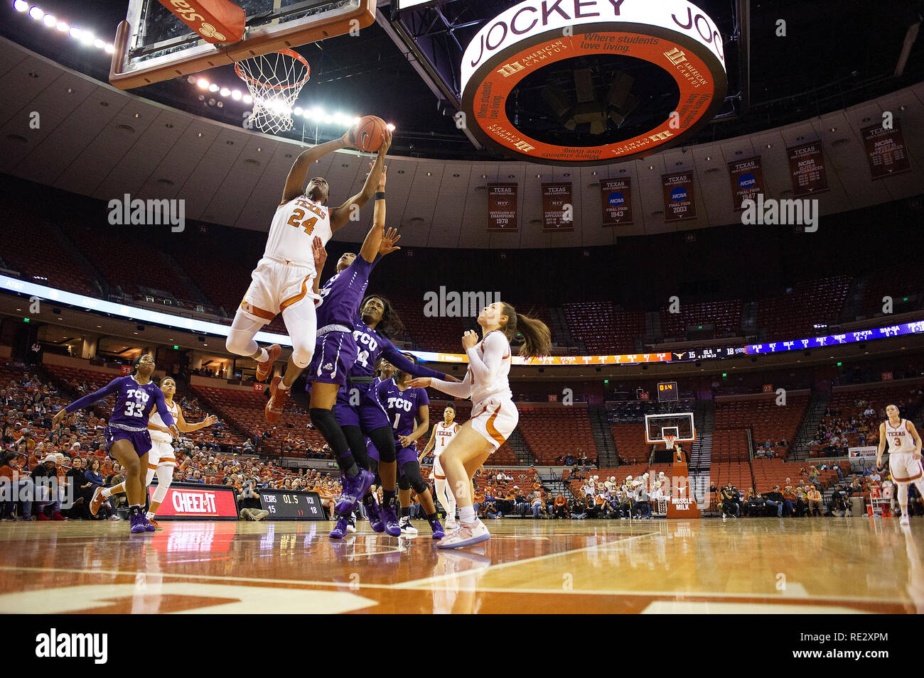 Austin, TX, USA. 19 Jan, 2019. Texas longhorns Joyner Holmes # 24 en action au cours de la Basket-ball match contre TCU au Frank Erwin Center à Austin, TX. Mario Cantu/CSM/Alamy Live News Banque D'Images