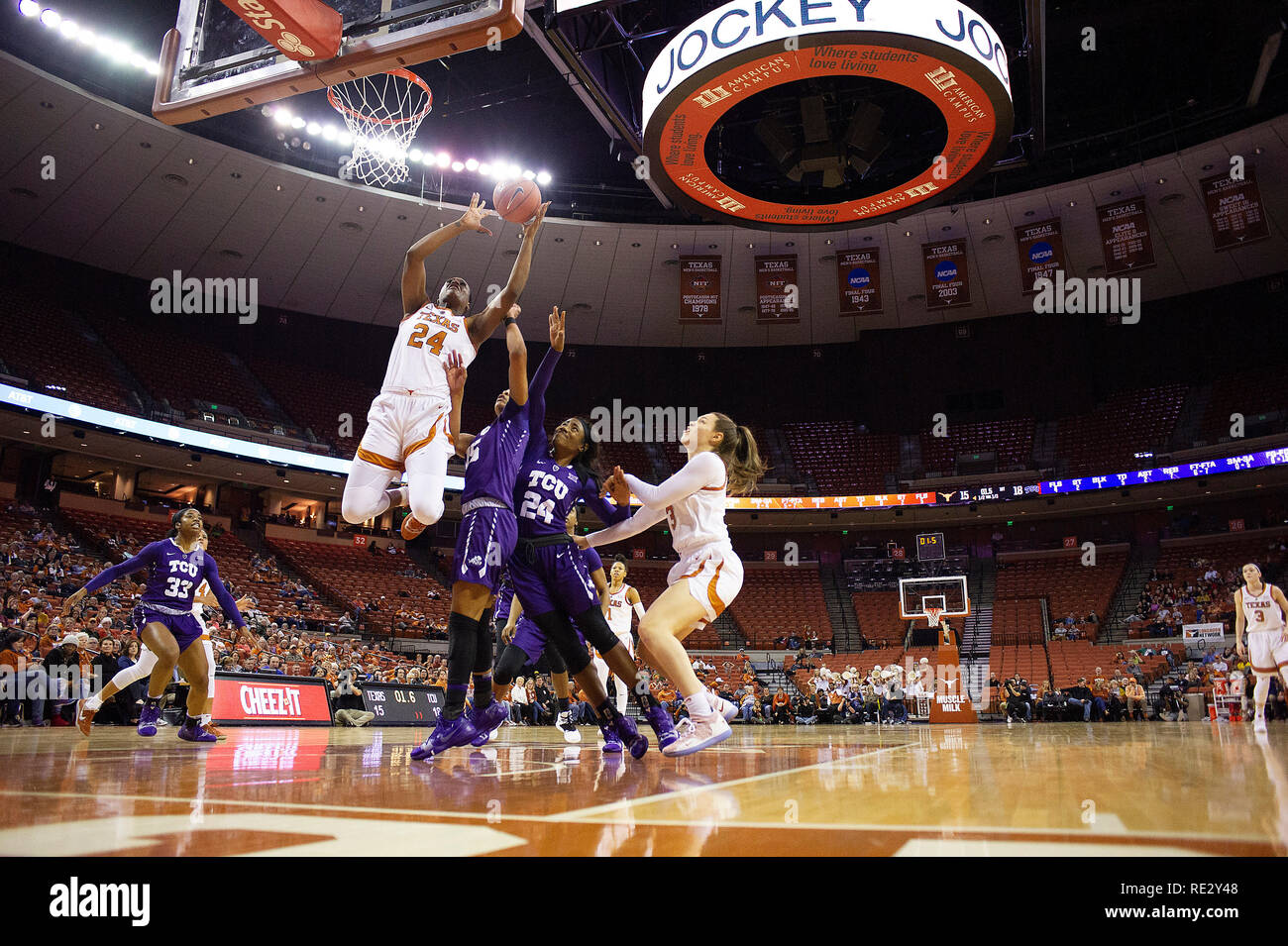 Austin, TX, USA. 19 Jan, 2019. Texas longhorns Joyner Holmes # 24 en action au cours de la Basket-ball match contre TCU au Frank Erwin Center à Austin, TX. Mario Cantu/CSM/Alamy Live News Banque D'Images