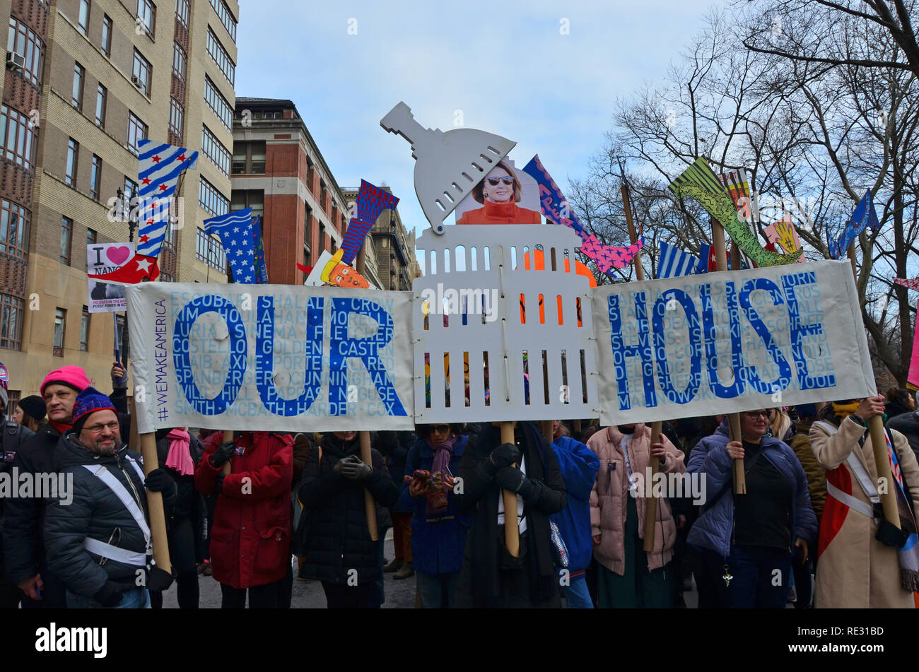 New York, USA. 19Th Jul 2019. Nous rendre à la ligne d'attente goup Amérique de prendre part à la marche avec leur 'Notre Maison' bannière. Crédit : Rachel Cauvin/Alamy Live News Banque D'Images