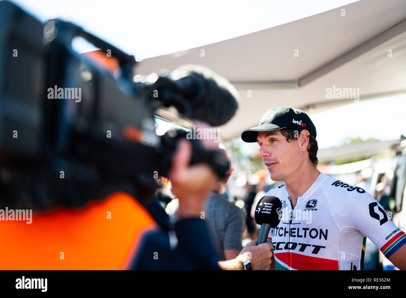 Adélaïde, Australie du Sud, Australie. 20 Jan, 2019. L'équipe de Daryl Impey, Mitchelton Scott au début de la phase 6 du Tour Down Under, en Australie le 20 janvier 2019 Credit : Gary Francis/ZUMA/Alamy Fil Live News Banque D'Images