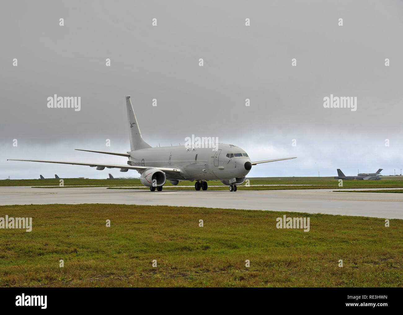 180119-N-KG618-1091 ANDERSEN AIR FORCE BASE, Guam (jan. 19, 2019) - UN Royal Australian Air Force P-8A Poseidon taxis en bas de la piste après le retour d'un vol au cours de l'exercice Sea Dragon. L'exercice Sea Dragon est un annuel, exercice multilatéral coordonné qui met l'accent sur la lutte anti-sous-marine contre les poursuites et simulé des cibles. live (U.S. Photo par marine Spécialiste de la communication de masse 1ère classe Kevin A. Flinn/libérés) Banque D'Images