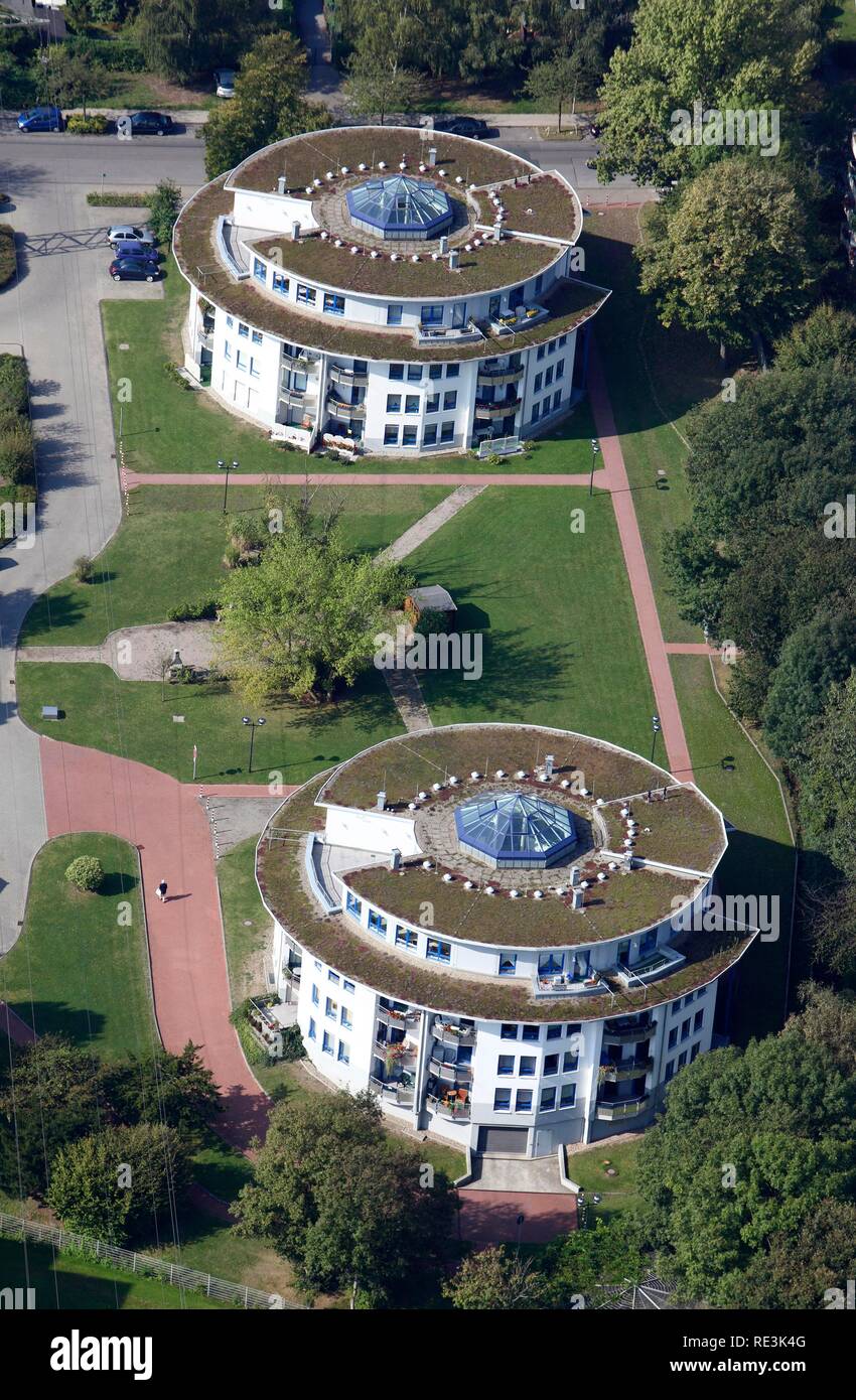 Tour des maisons dans Essen-Schonnebeck, am Drostenbusch, Essen, Rhénanie du Nord-Westphalie Banque D'Images