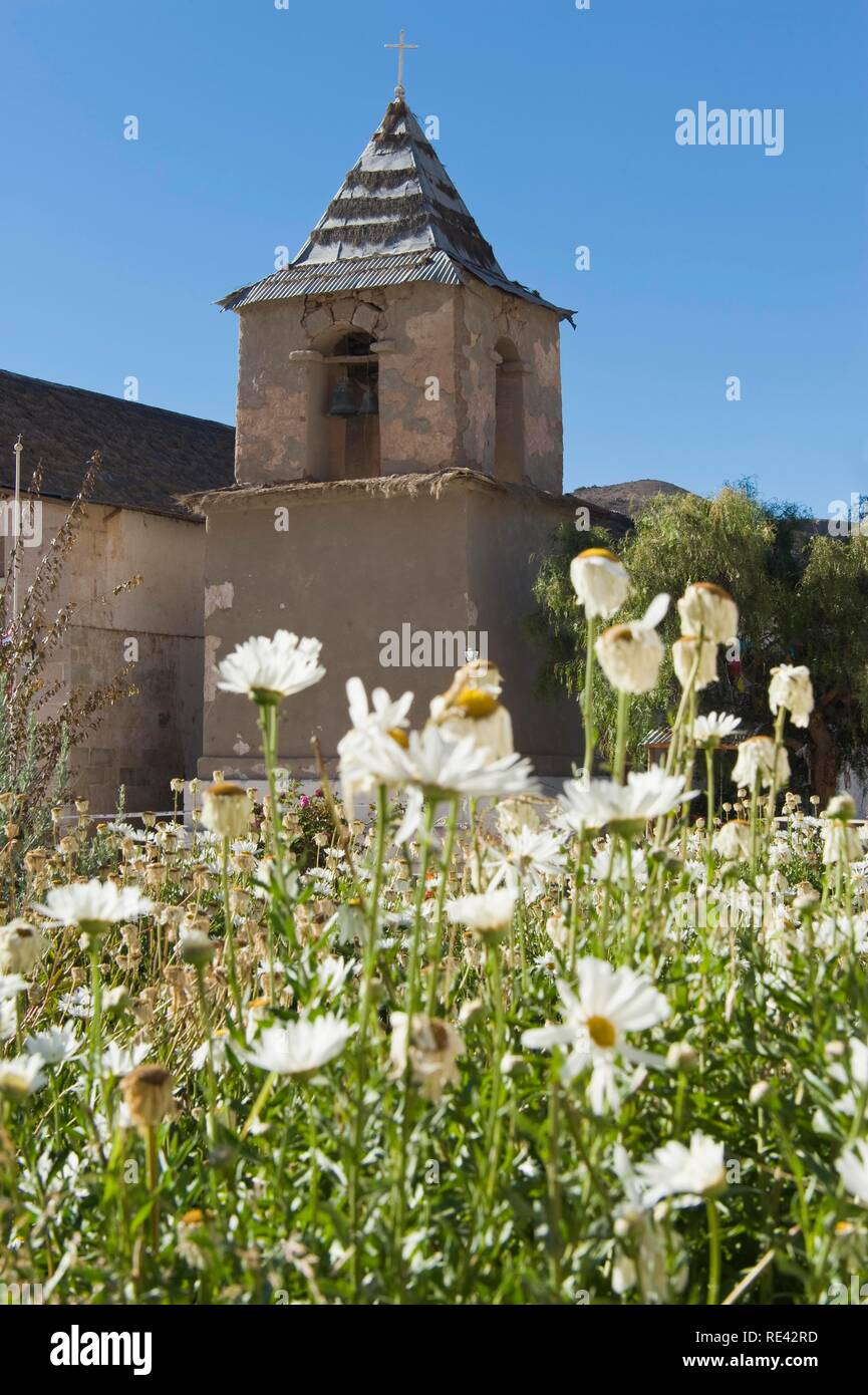 L'église, village Socorama, Arica et Parinacota, Chili, Amérique du Sud Banque D'Images