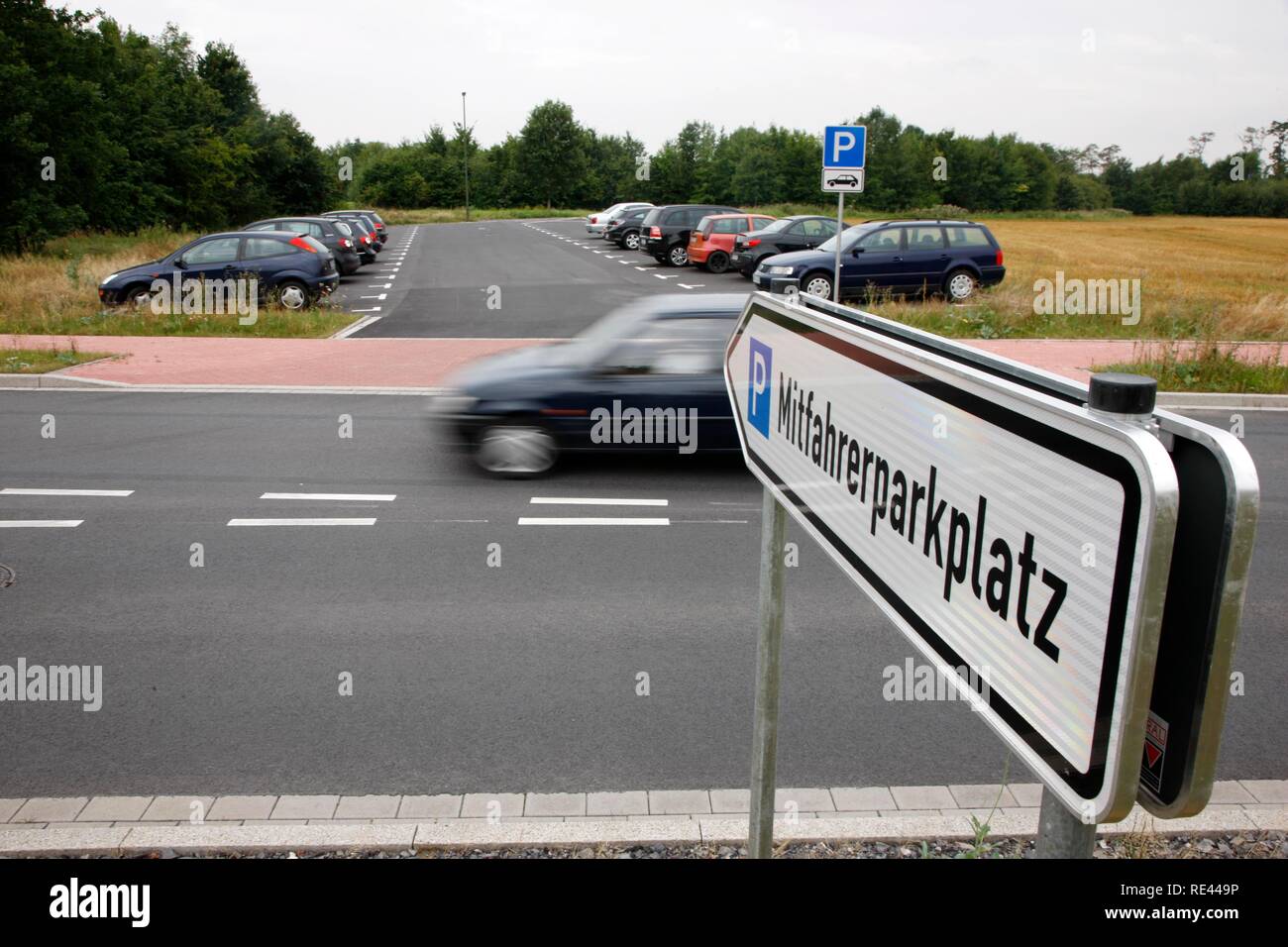 Inscrivez-Mitfahrerparkplatz, tramper parking à l''autoroute A2, en covoiturage, près de Boenen, Rhénanie du Nord-Westphalie Banque D'Images Inscrivez-Mitfahrerparkplatz, tramper parking à l''autoroute A2, en covoiturage, près de Boenen, Rhénanie du Nord-Westphalie Banque D'Images