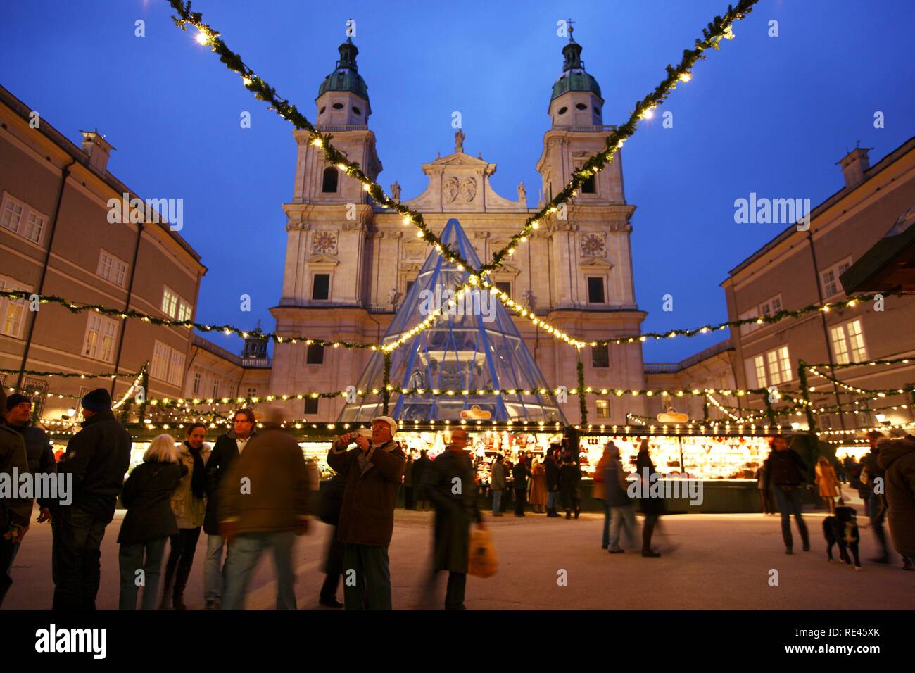 Marché de Noël à la cathédrale de Salzbourg, est bloqué dans la vieille ville, place Domplatz, Salzburg, Autriche, Europe Banque D'Images