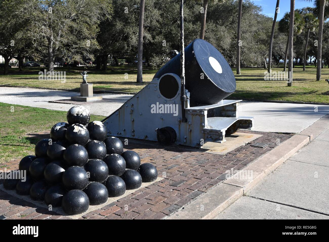 La guerre civile 13 inch mortar dans Battery Park Charleston en Caroline du Sud Banque D'Images