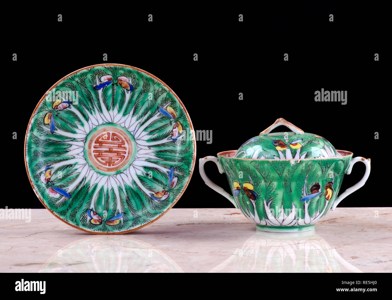 19e siècle chinois vert feuille de chou famile d'exportation de la porcelaine. Banque D'Images