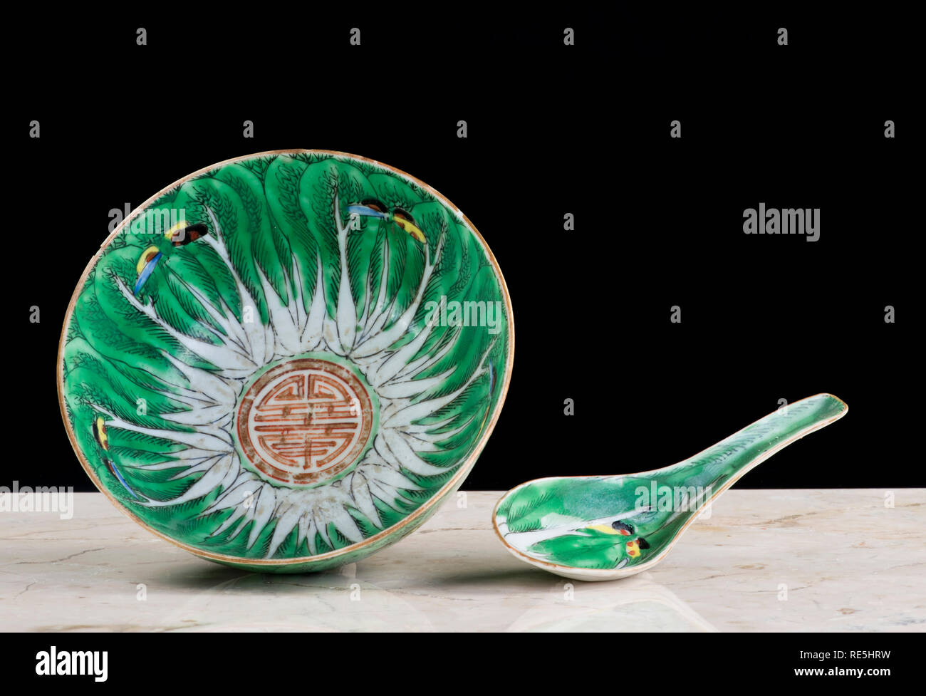 19e siècle chinois vert feuille de chou famile d'exportation de la porcelaine. Banque D'Images