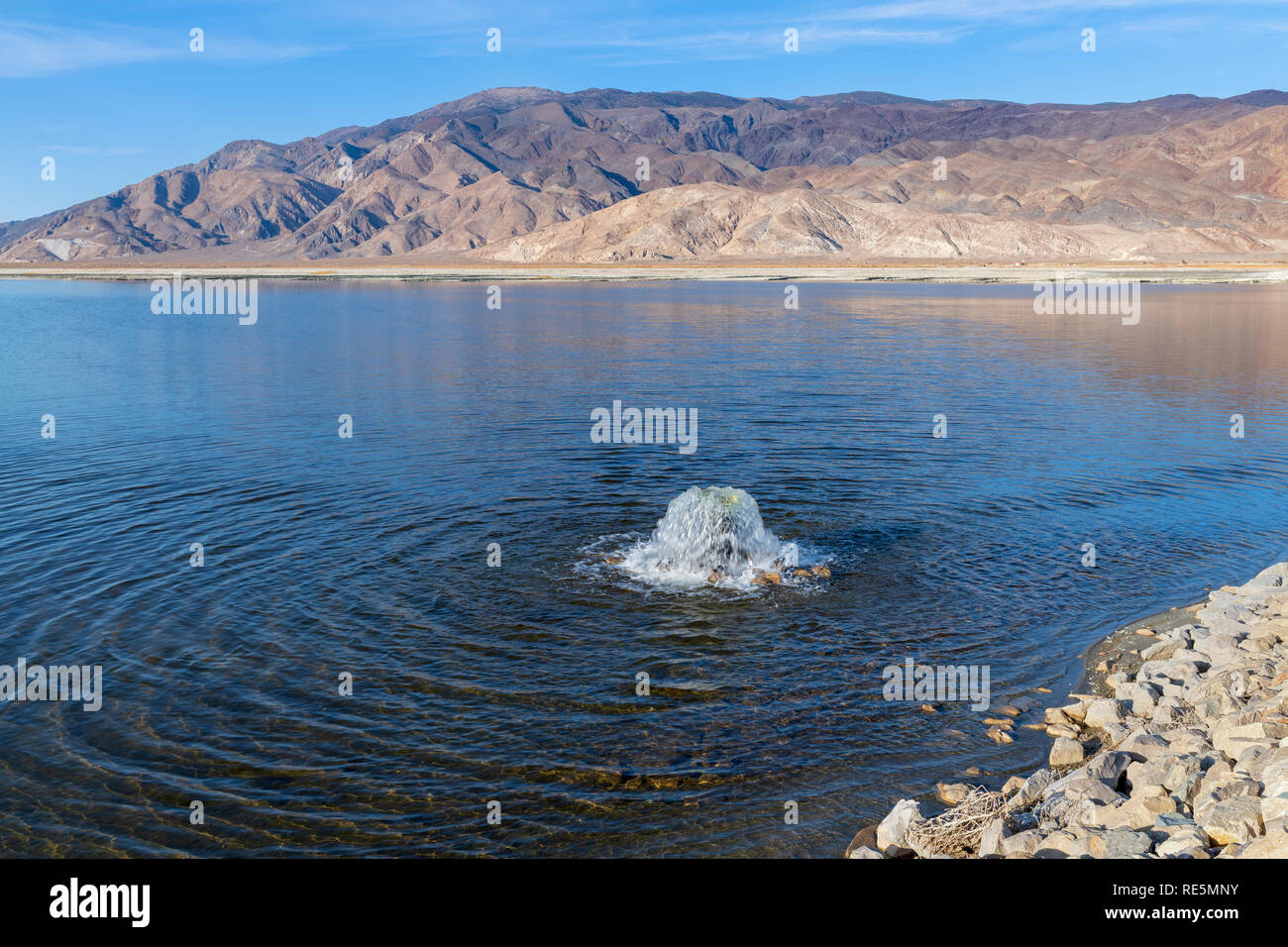 Bubbler dans Owens Lake, California, USA Banque D'Images