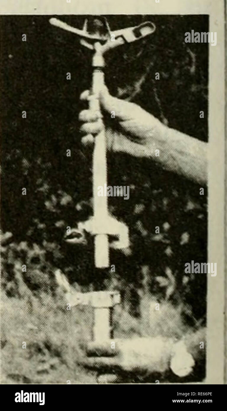 . Les canneberges ; : la canneberge national magazine. La canneberge. Par exemple : Auto-amorçante Gorman-Rupp pompes sprinkleur électrique rapide de montage éprouvé quelques Ingersoil-Rand la récolte de l'eau aluminium pompes pour insérer 4 "Tube Poly Contact : Larchmont Engineering Phil Tropeano, Lexington, Mass.) 862-2550 (appel à frais virés) © Contact : Bill Stearns, Plymouth, Massachusetts 746-6048 746-2610. Veuillez noter que ces images sont extraites de la page numérisée des images qui peuvent avoir été retouchées numériquement pour plus de lisibilité - coloration et l'aspect de ces illustrations ne peut pas parfaitement ressembler à l'œuvre originale. Banque D'Images