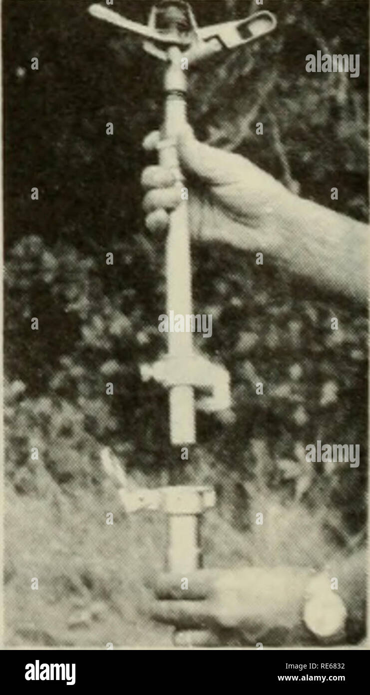 . Les canneberges ; : la canneberge national magazine. La canneberge. Équipement d'IRRIGATION CONÇU SPÉCIALEMENT POUR L'INDUSTRIE DE LA CANNEBERGE PAR EXEMPLE : Auto-amorçante Gorman-Rupp pompes sprinkleur électrique rapide de montage éprouvé deux pompes à eau Ingersoll-Rand Harvest Insert EN ALUMINIUM POUR RACCORD DE 4"tube poly Contact : Larchmont Engineering Phil Tropeano, Lexington, Mass.) 862-2550 (appel à frais virés) 0 Contact : Stearns, Plymouth, Massachusetts 746-6048 746-2610. Veuillez noter que ces images sont extraites de la page numérisée des images qui peuvent avoir été retouchées numériquement pour plus de lisibilité - coloration et l'apparence de la Banque D'Images