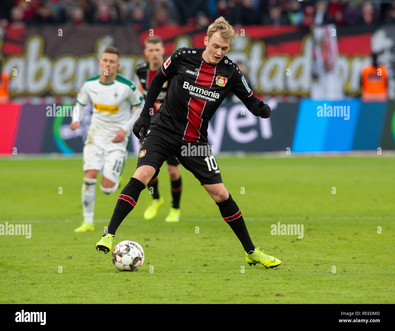 Leverkusen, Allemagne 19.01.2019, 1. Bundesliga, Bayer Leverkusen - Borussia Moenchengladbach 04 : Julian Brandt (B04) en action. Credit : Juergen Schwarz/Alamy Live News DFL RÈGLEMENT INTERDIT TOUTE UTILISATION DES PHOTOGRAPHIES COMME DES SÉQUENCES D'IMAGES ET/OU QUASI-vidéo : Juergen Schwarz/Alamy Live News Banque D'Images