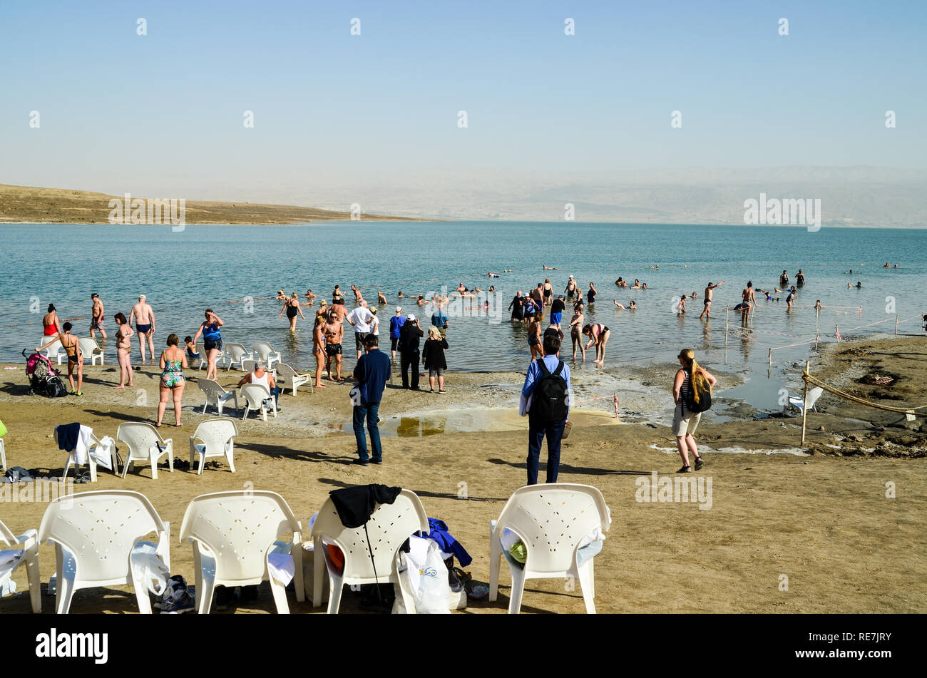 La Mer Morte (Cisjordanie), et hypersalins lac le plus bas au monde, à -430m au-dessous du niveau de la mer Banque D'Images