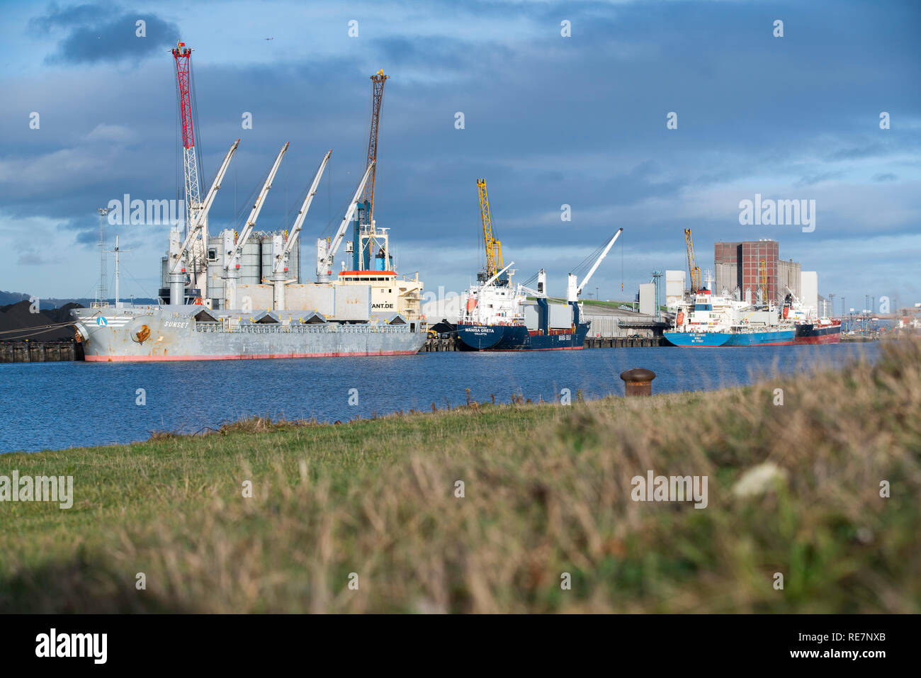 Les grands bateaux amarrés dans le port de Belfast, Belfast, Royaume-Uni Banque D'Images