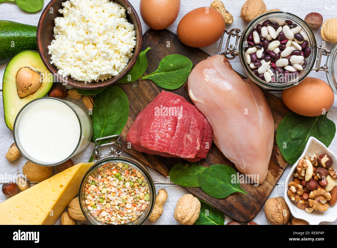 Aliments à haute teneur en protéines. La saine alimentation et le régime alimentaire concept. vue d'en haut. télévision lay Banque D'Images