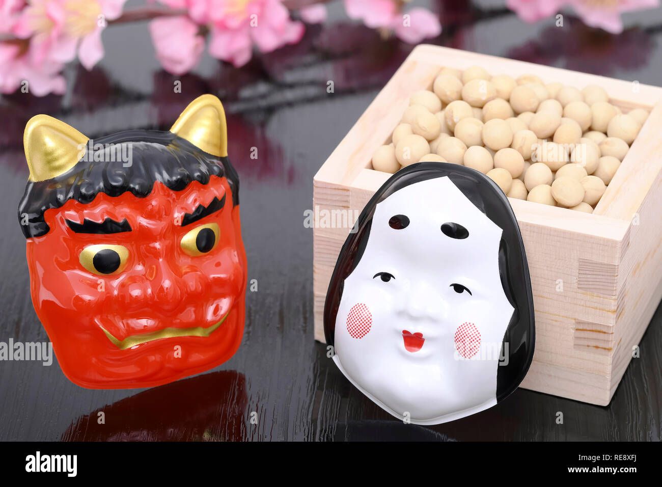 Événement traditionnel japonais, le soja et le masque de démon sont utilisés sur un événement annuel /Setsubun. Banque D'Images