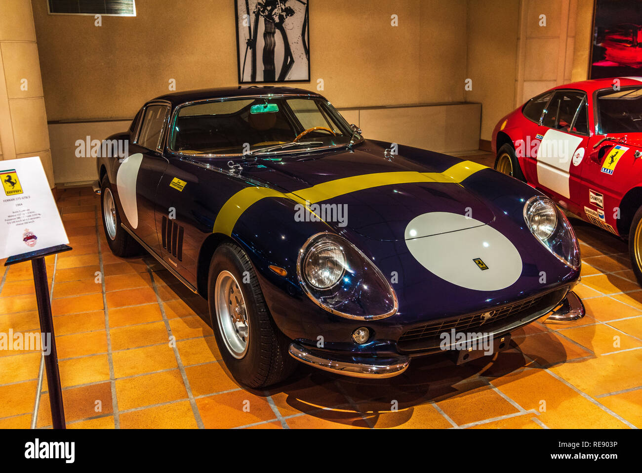 FONTVIEILLE, MONACO - Juin 2017 : noir Ferrari 275 GTB 2 1964 à Monaco Top Cars Collection Museum. Banque D'Images