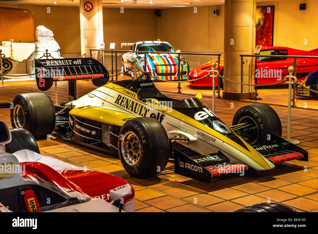 FONTVIEILLE, MONACO - Juin 2017 : Formule 1 Renault jaune F1 à Monaco Top Cars Collection Museum. Banque D'Images