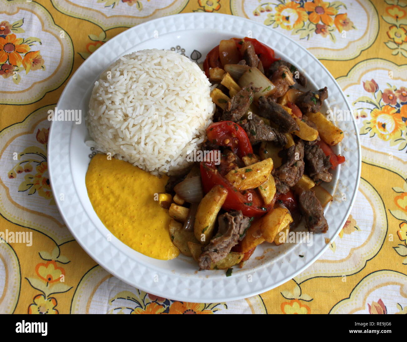 Lomo saltado plats péruviens Banque D'Images