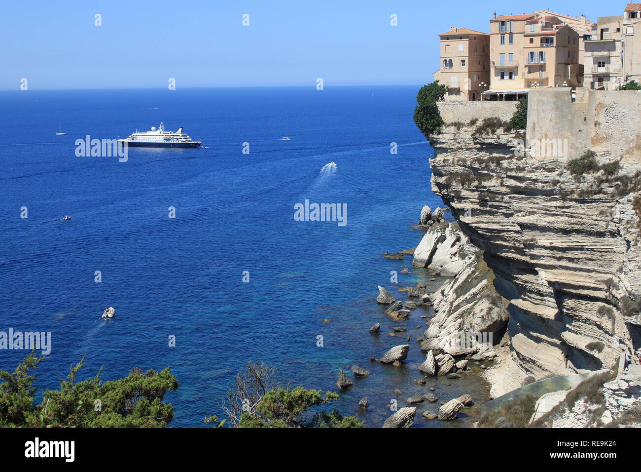 Living on the Edge : impressionnante ville de Bonifacio en Corse, France Banque D'Images