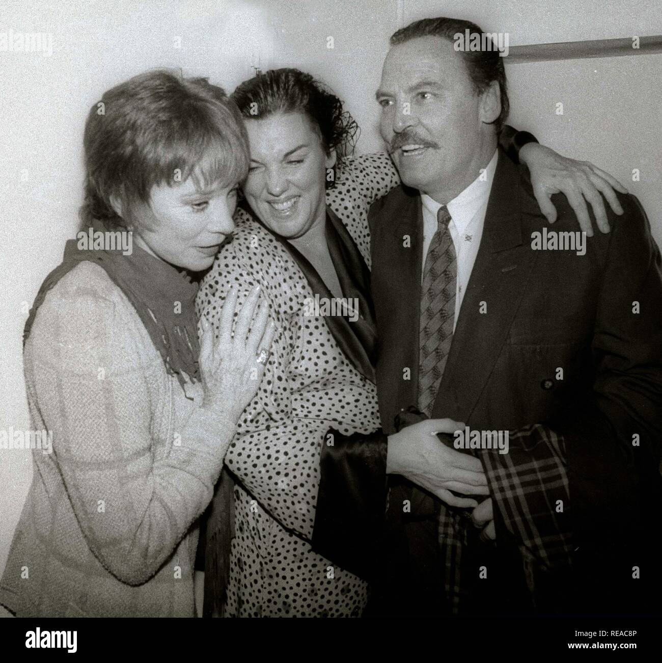 Shirley Maclaine Tyne Daly Stacy Keach sans date Photo de John Barrett/PHOTOlink Banque D'Images