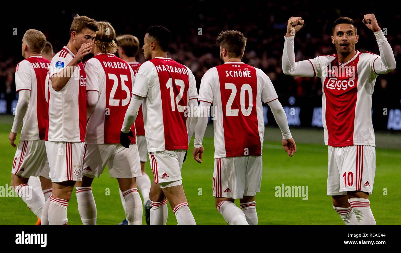 Amsterdam, Pays-Bas 20 janvier 2019 : de l'Eredivisie néerlandaise de football AFC Ajax v SC Heerenveen Johan Cruijff Eredivisie ArenA seizoen 2018-2019 L-R Amélie van de Beek d'Ajax, Matthijs de Ligt de Ajax, Kasper Dolberg de Ajax, Noussair Mazraoui d'Ajax, Lasse Hackens d'Ajax, Dusan Tadic d'Ajax 2-1 Banque D'Images