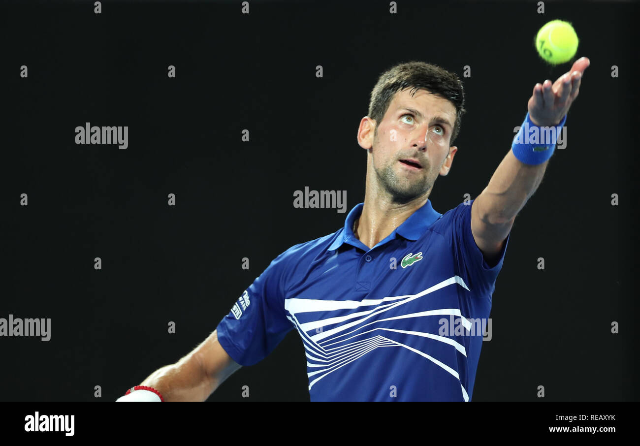 Melbourne, Australie. 21 Jan, 2019. Novak Djokovic la Serbie au cours de la Men's sert des célibataires quatrième ronde match entre le Paris de la Serbie et de la Russie Medvedev Daniil au 2019 Australian Open à Melbourne, Australie, le 21 janvier 2019. Novak Djokovic a gagné 3-1. Credit : Bai Xuefei/Xinhua/Alamy Live News Banque D'Images