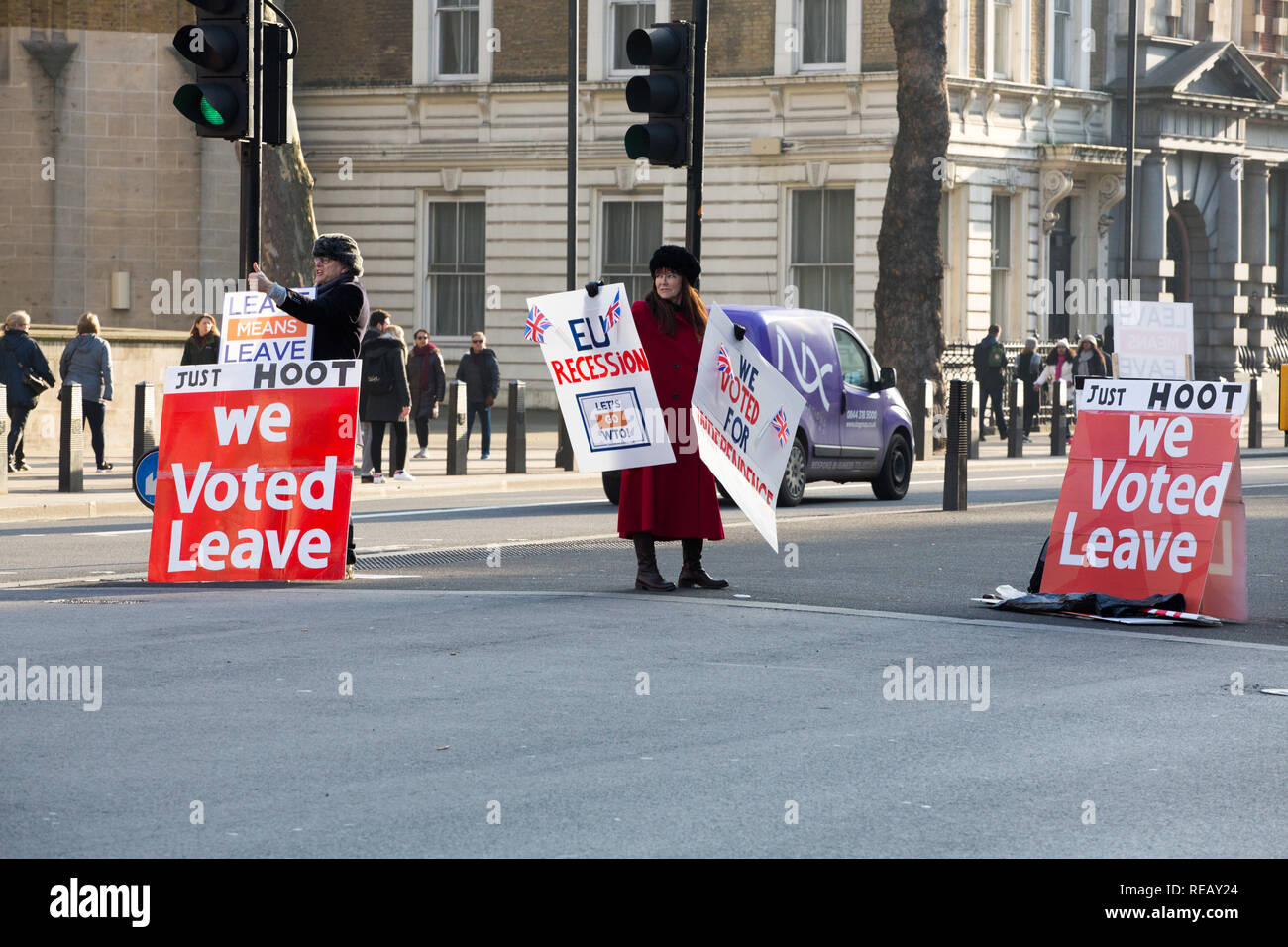 Londres, Royaume-Uni. 21e Janvier 2109. Pro et Anti Brexit manifestants devant et autour de la Maison du Parlement. Crédit : George Cracknell Wright/Alamy Live News Banque D'Images