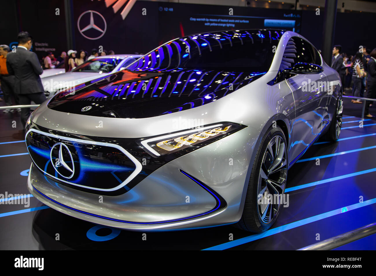 Nonthaburi, Thaïlande - 4 décembre 2018 : Mercedes Benz EQ Concept présenté dans Motor Expo 2018 Banque D'Images